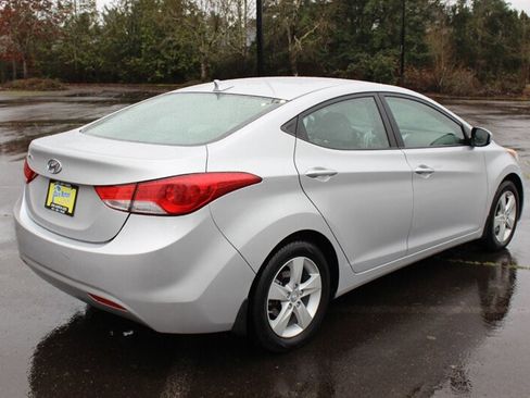 Used 2013 Hyundai Elantra GLS w/ Preferred Pkg image 4