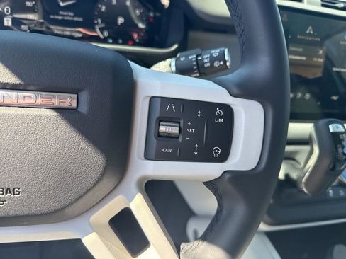 Used 2025 Land Rover Defender 110 S image 22