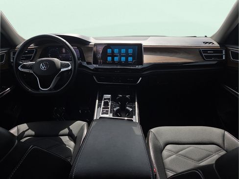Used 2025 Volkswagen Atlas SE AWD/4WD image 12