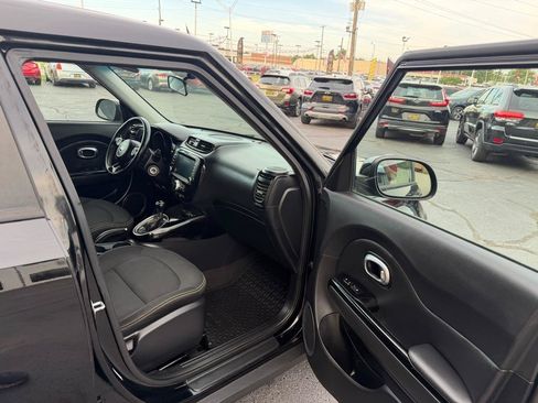Used 2016 Kia Soul + w/ Audio Package FWD image 7