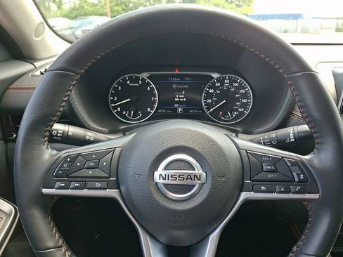 Used 2022 Nissan Sentra SR w/ SR Premium Package FWD image 20