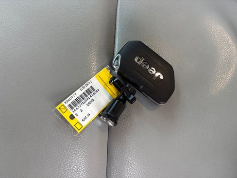 Used 2023 Jeep Gladiator Mojave w/ Cold Weather Group image 29