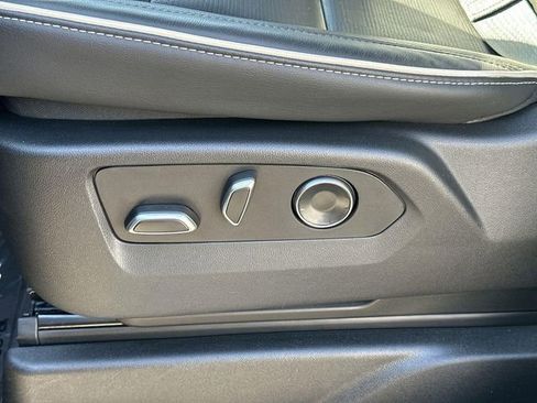 Used 2025 Cadillac Escalade Sport image 34