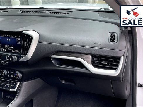 Used 2023 GMC Terrain SLT FWD image 16