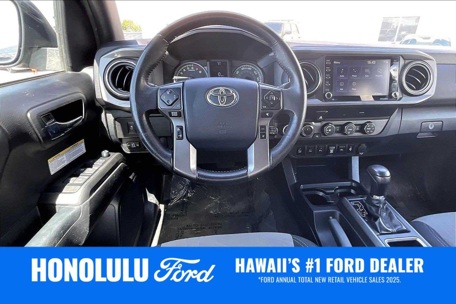 Used 2020 Toyota Tacoma TRD Off-Road w/ Technology Package AWD/4WD image 14