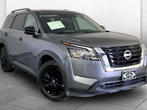 Used 2025 Nissan Pathfinder SV AWD/4WD image 1