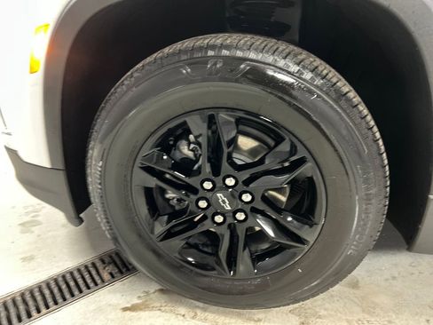 Used 2023 Chevrolet Traverse LS w/ Midnight/Sport Edition image 9