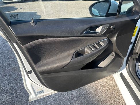 Used 2016 Chevrolet Cruze LS image 10