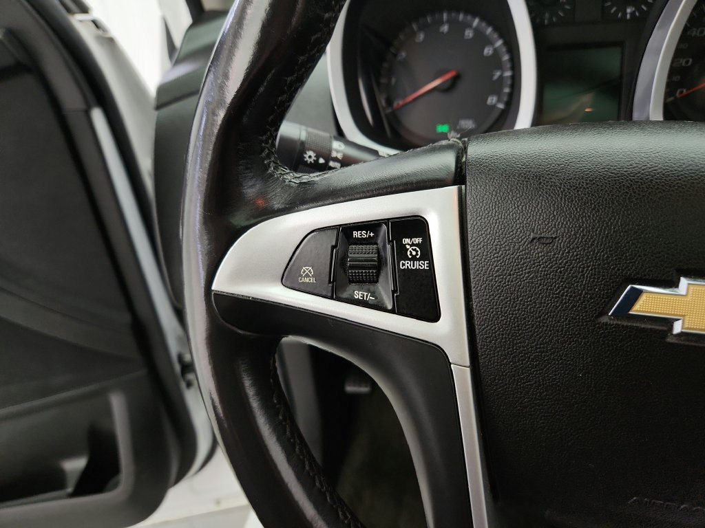 Used 2017 Chevrolet Equinox LT FWD image 19