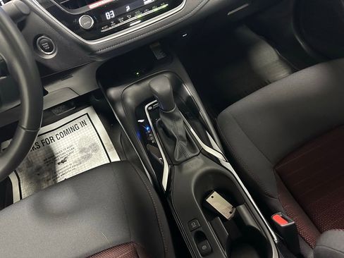 Used 2025 Toyota Corolla SE w/ SE Premium Package image 38