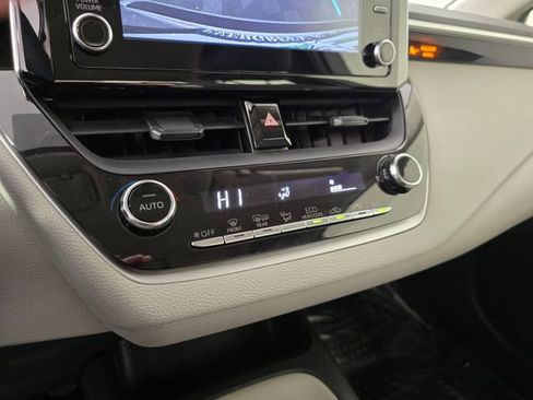 Used 2020 Toyota Corolla LE image 33