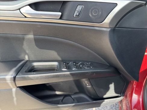 Certified 2019 Ford Fusion SE FWD image 17