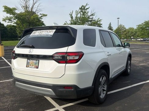 Used 2025 Honda Pilot EX-L image 6
