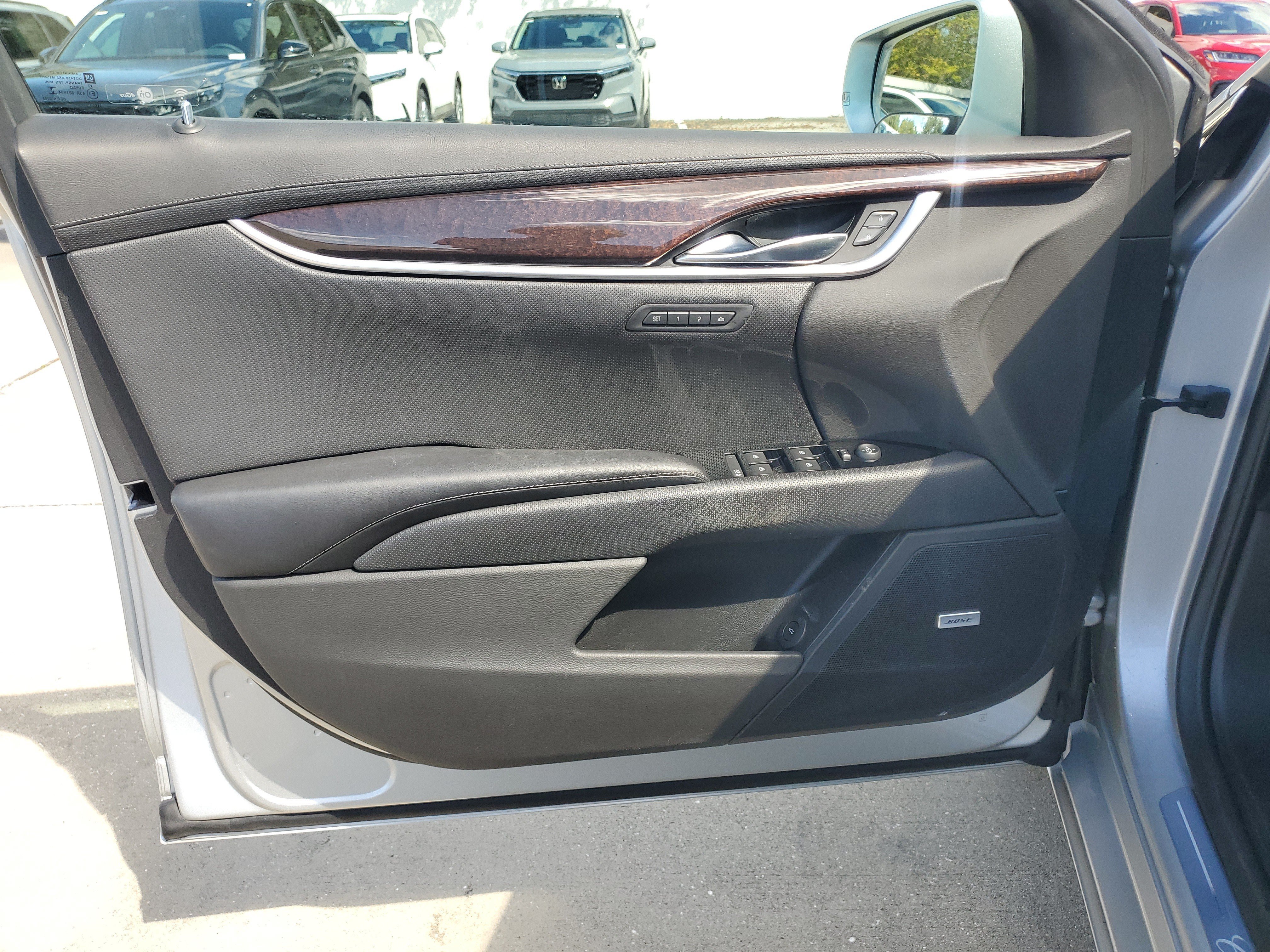 Used 2017 Cadillac XTS Luxury FWD image 22