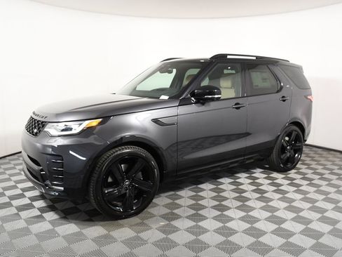 Certified 2025 Land Rover Discovery Dynamic SE AWD/4WD image 2