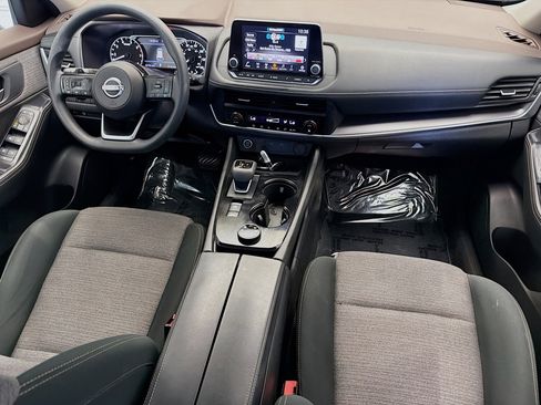 Used 2023 Nissan Rogue SV AWD/4WD image 12