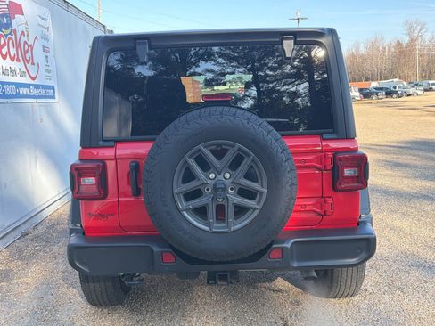 Used 2024 Jeep Wrangler Sport S image 4