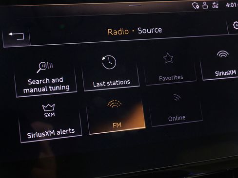 Used 2019 Audi e-tron Prestige w/ Prestige Package image 51