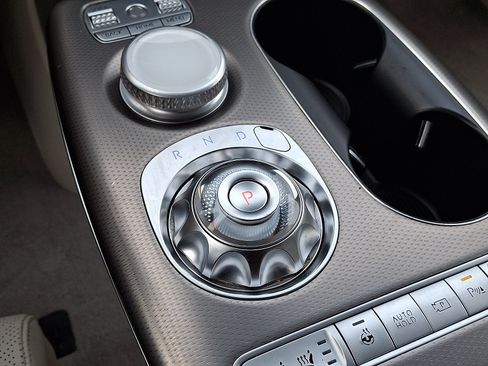 Certified 2023 Genesis GV60 Advanced AWD/4WD image 14