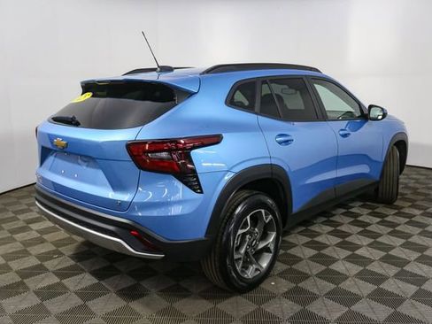 Used 2025 Chevrolet Trax LT w/ Driver Confidence Package image 12