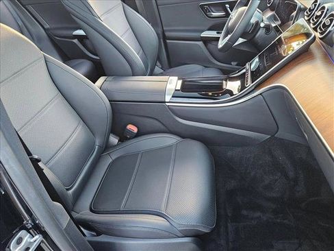 Used 2025 Mercedes-Benz GLC 300 image 19