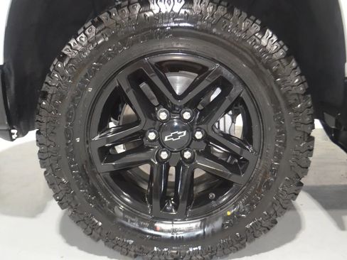 Used 2023 Chevrolet Silverado 1500 LT Trail Boss w/ Convenience Package II AWD/4WD image 12