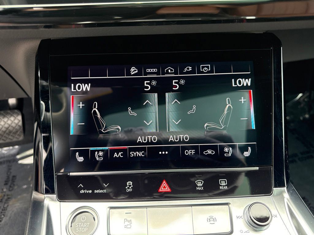 Used 2023 Audi e-tron Premium Plus w/ Premium Plus Package AWD/4WD image 18