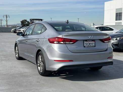 Used 2017 Hyundai Elantra SE w/ SE A/T Tech Package 03 image 4