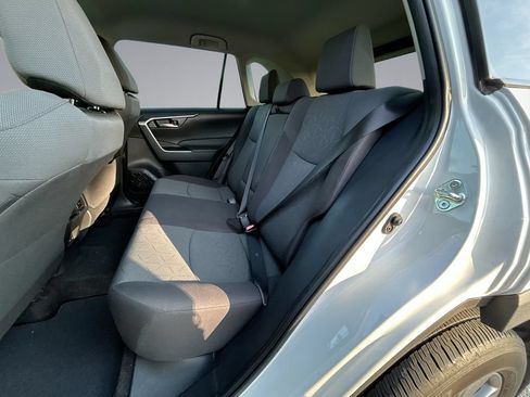 Used 2024 Toyota RAV4 XLE FWD image 28