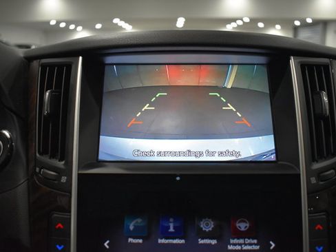 Used 2018 INFINITI Q50 Luxe RWD image 16