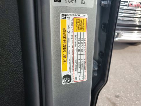 Used 2024 GMC Yukon SLT w/ SLT Premium Package AWD/4WD image 31