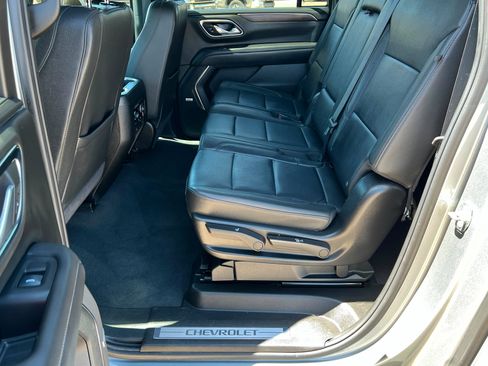 Used 2024 Chevrolet Suburban Z71 w/ Luxury Package AWD/4WD image 22