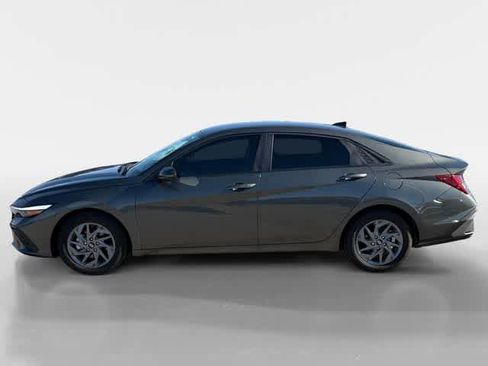 Certified 2024 Hyundai Elantra Blue FWD image 2