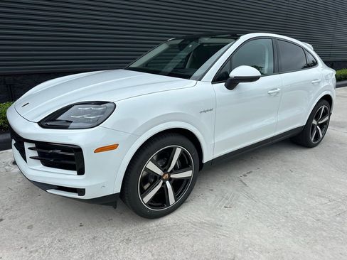 Used 2026 Porsche Cayenne E-Hybrid Coupe AWD/4WD image 7