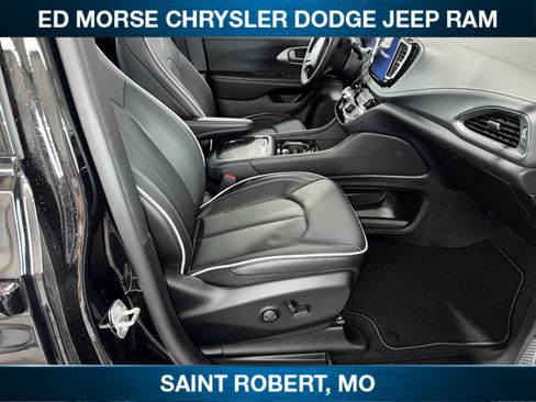 New 2026 Chrysler Pacifica Limited w/ S Appearance Package AWD/4WD image 31