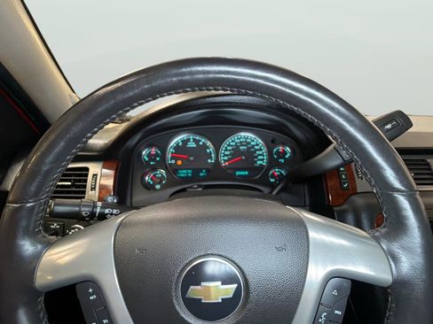 Used 2011 Chevrolet Avalanche LT w/ Luxury Package AWD/4WD image 30