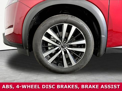 Certified 2025 Nissan Pathfinder Platinum w/ Cargo Package FWD image 31