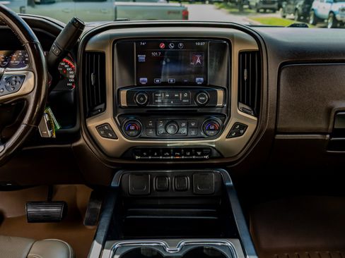 Used 2015 GMC Sierra 3500 Denali w/ Duramax Plus Package image 20