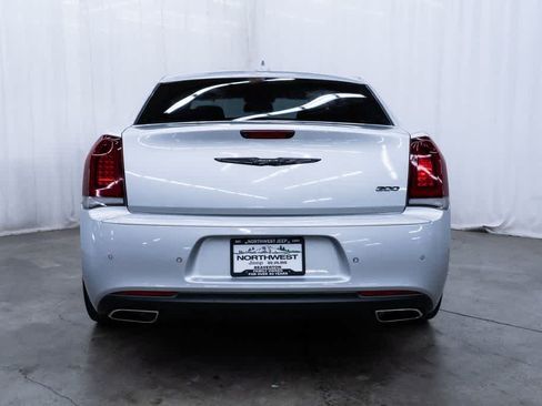 Used 2021 Chrysler 300 Touring L RWD image 5
