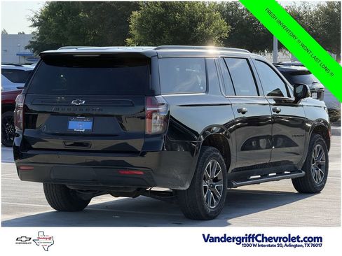 Certified 2024 Chevrolet Suburban Z71 w/ Luxury Package AWD/4WD image 3