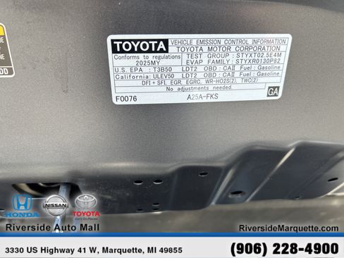 Used 2025 Toyota RAV4 XLE AWD/4WD image 14