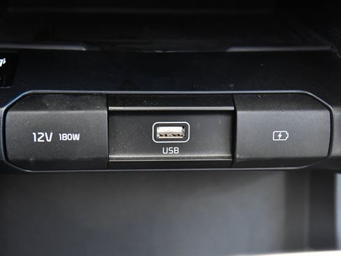 Used 2022 Kia Niro EX FWD image 27