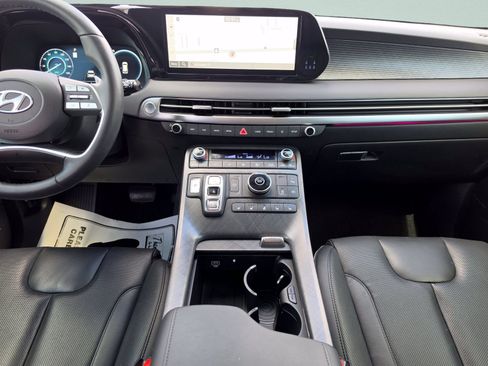 Used 2024 Hyundai Palisade Limited FWD image 18