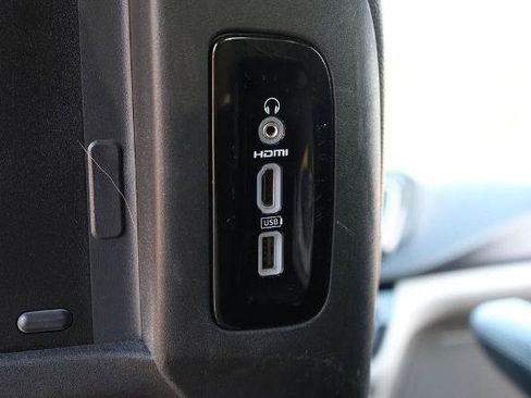 Used 2020 Chrysler Pacifica Touring-L Plus FWD image 25