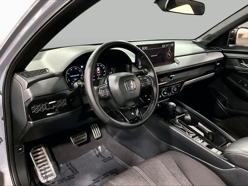 Used 2025 Honda Accord Sport image 18