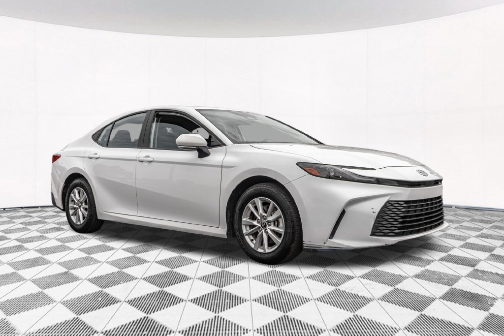 Used 2025 Toyota Camry LE FWD image 12