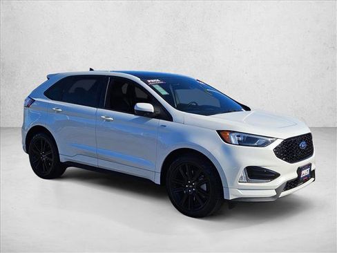 Used 2022 Ford Edge ST-Line w/ Class II Trailer Tow Package AWD/4WD image 3