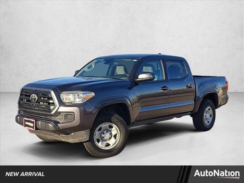 Used 2019 Toyota Tacoma SR image 1