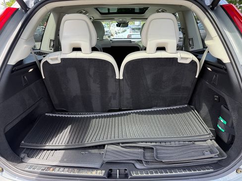 Certified 2024 Volvo XC60 B5 Plus AWD/4WD image 1
