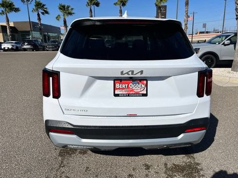 New 2026 Kia Sorento LX FWD image 6